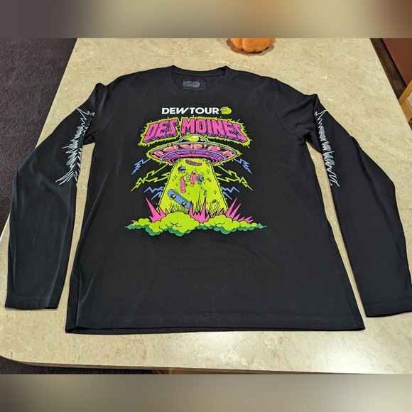 Mtn Dew Tour Skateboard top - Picture 9 of 12